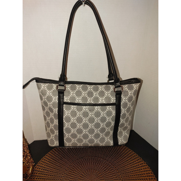 Giani Bernini Saffiano Tote - Picture 4 of 6